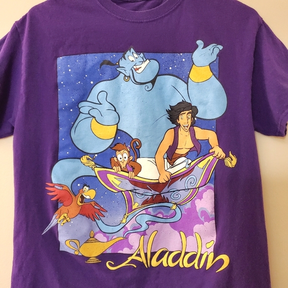 ✨ Vintage-Style Aladdin Purple Graphic Tee – Men’s Medium ✨ - Picture 2 of 3